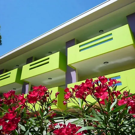 Discover The Heart Of Bibione-beahost Apartamento *